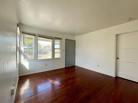 3rd image of 530 W Ivy St #530