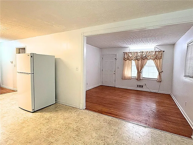 6424 Monica Dr — Photo 8