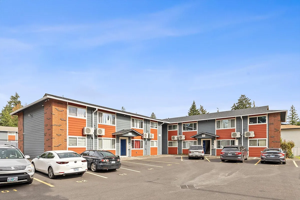 Building Photo - 16005 E Burnside St #&-42