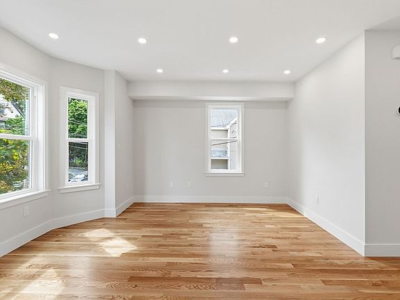 2nd image of 183 Madison St Floor 2