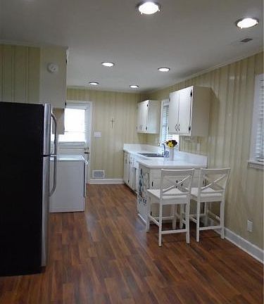 5th image of 38 21st Avenue Pl NE