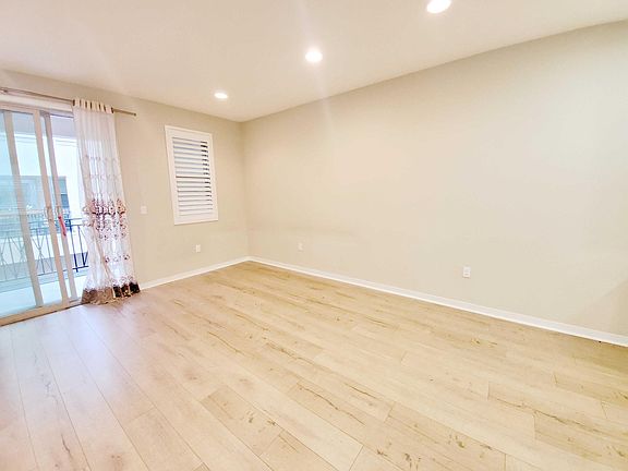 5th image of 979 Elderflower Pl