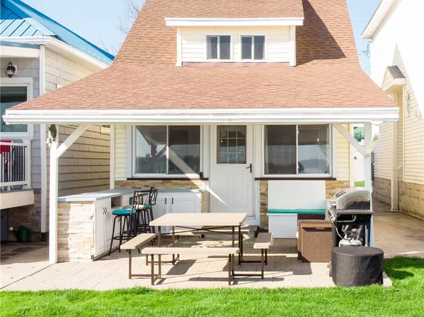 8546 Gardenier Ln, Sodus Point, NY 14555