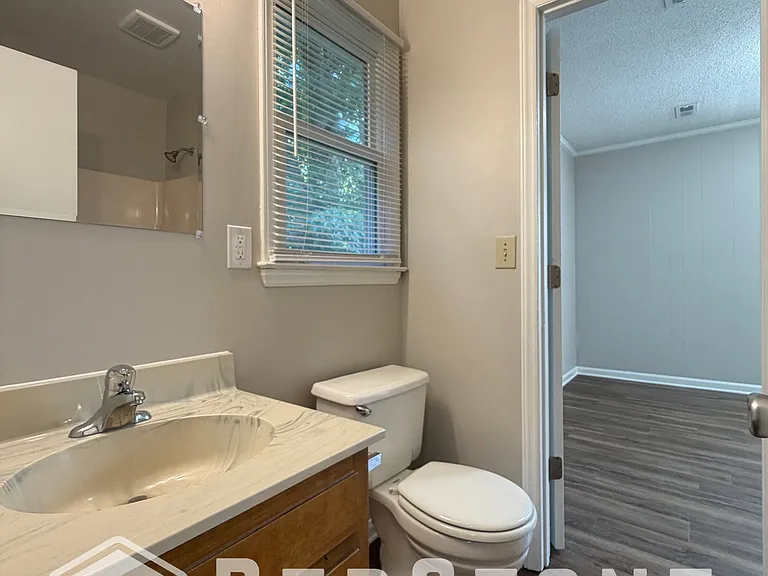 327 E Parker St #A — Photo 10