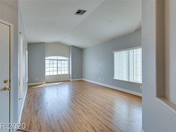 4th image of 154 Skipping Stone Ln