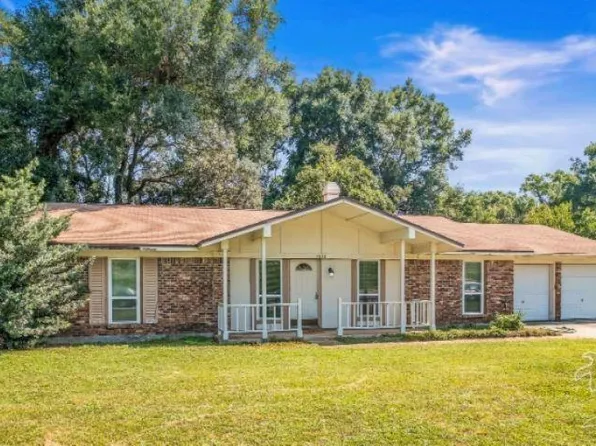 4850 Balmoral Dr, Pensacola, FL 32504