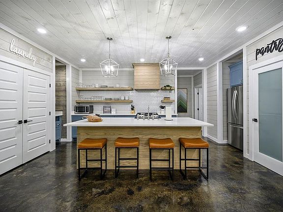 5th image of 379 Gentry Oak Ln