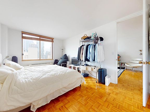 4th image of 350 W 50th St APT 21H