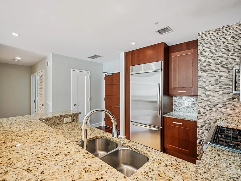 8100 River Rd #210A — Photo 10