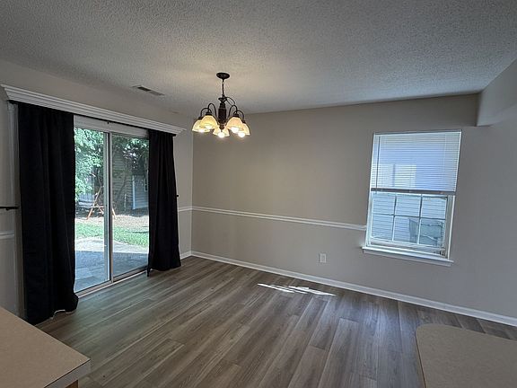 5th image of 137 Camforth Dr