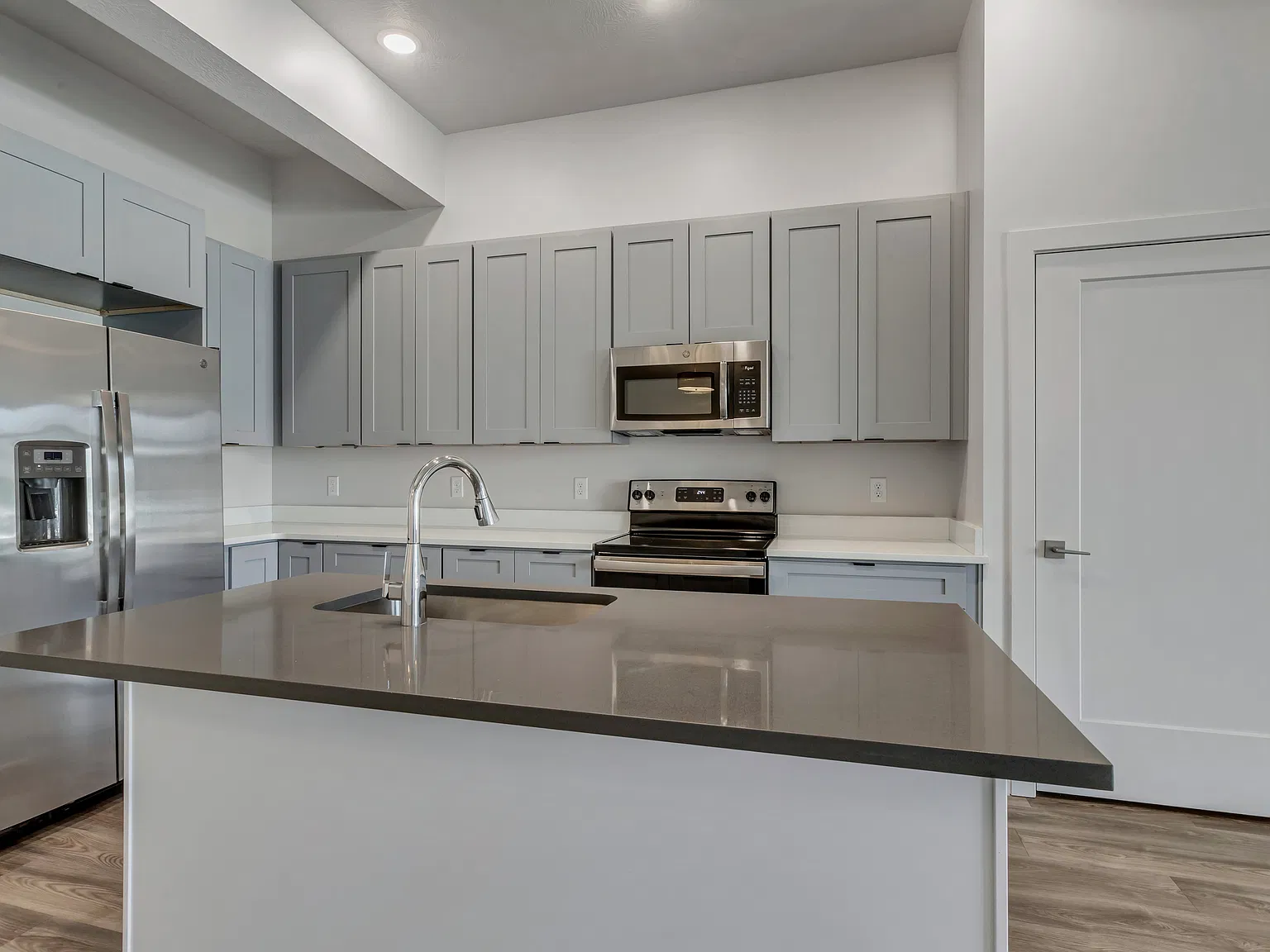606 W North Temple St — Photo 3