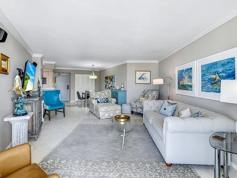 260 Seaview Ct #407 — Photo 4
