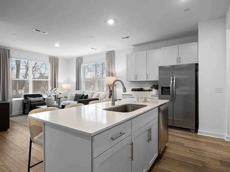 Vinewood Townhomes — Photo 1