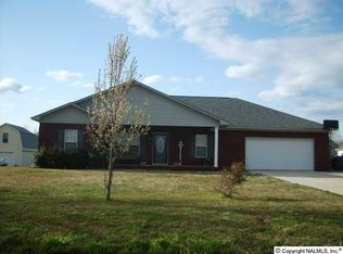 42 Warren Rd, Albertville, AL 35950