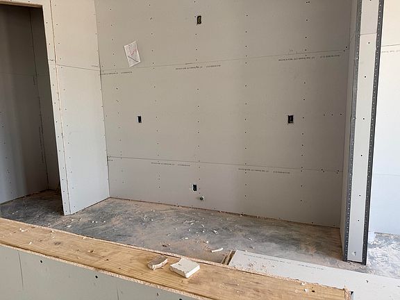 5th image of 7200 Nagoya Rd NE