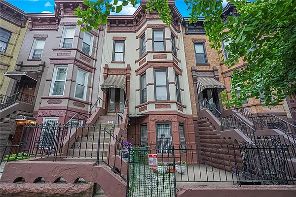 Sold by Remax Edge | media 2