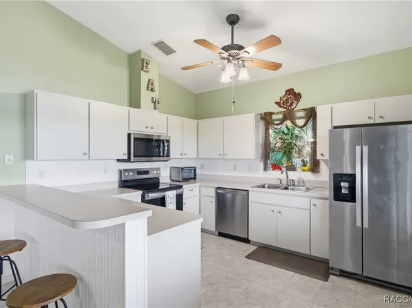540 N Lake Cir, Crystal River, FL 34429