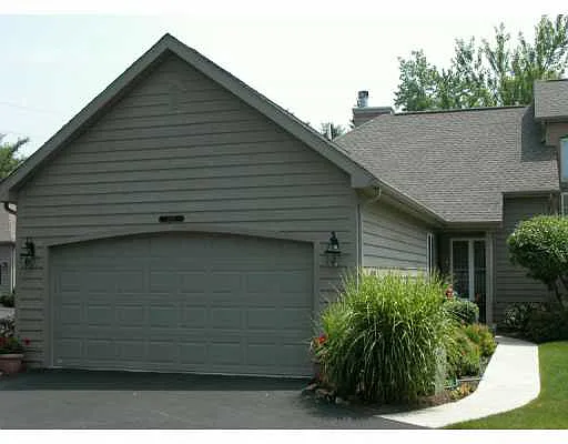 1315 Lake Stream Ct photo 1