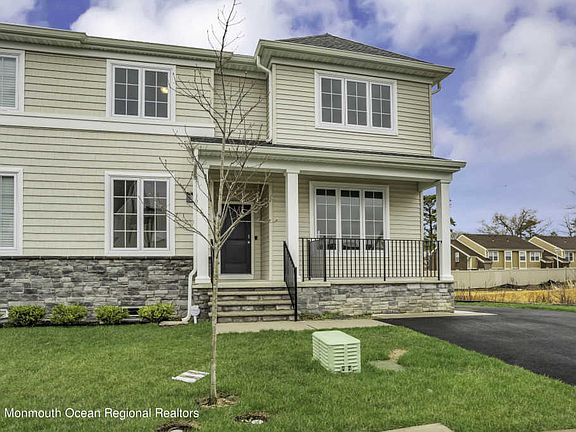 2nd image of 32 River Dr