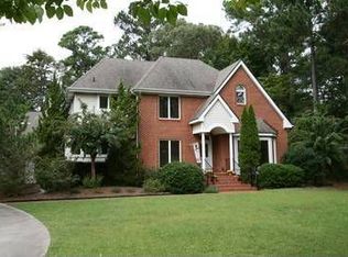 2004 Creek Rd, Kitty Hawk, NC 27949