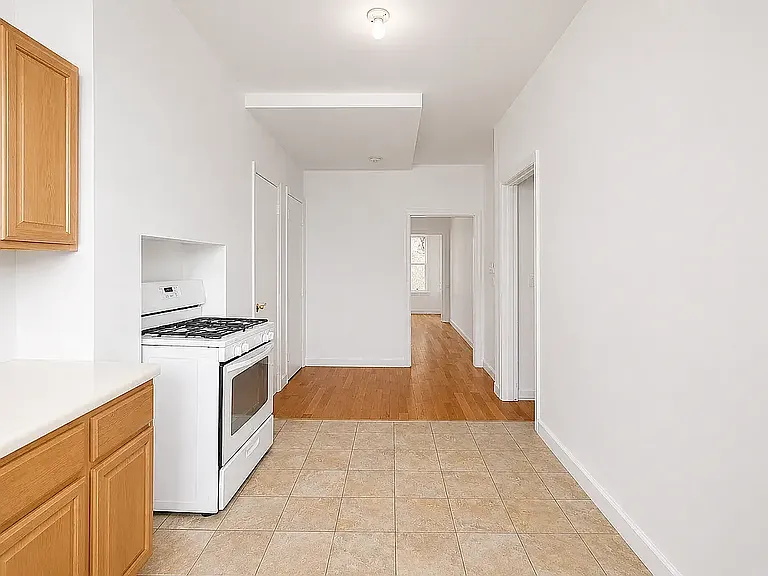 294 Harman St #2Y — Photo 2