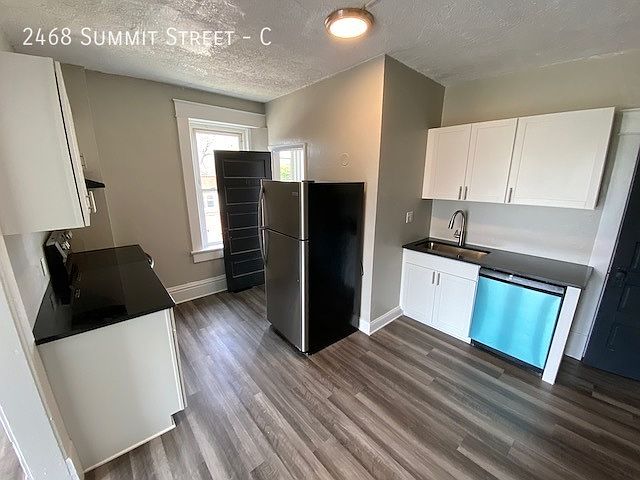 1st image of 2468 Summit St #C