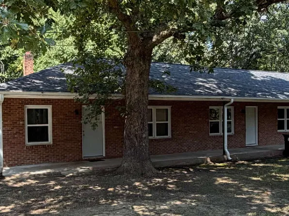 910 Marsh St, Thomasville, NC 27360
