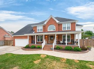 817 Satinwood Ct, Chesapeake, VA 23322