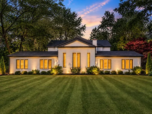 790 W Deerpath, Lake Forest, IL 60045