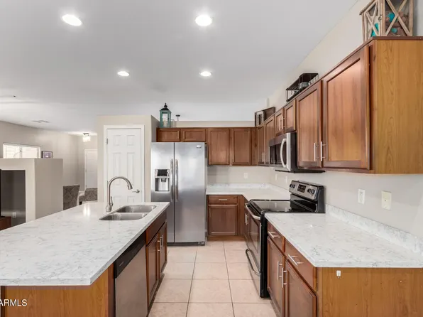 688 W GREEN TREE Drive, San Tan Valley, AZ 85143