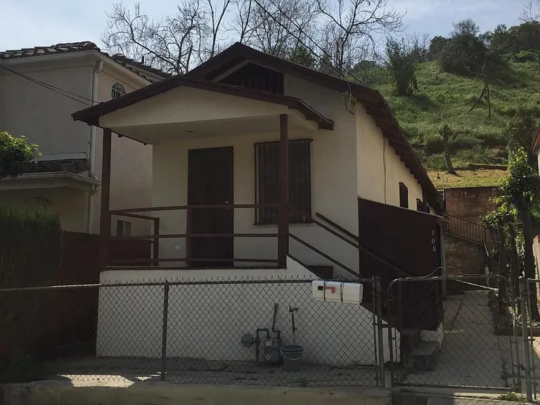 708 Amador St — Photo 1