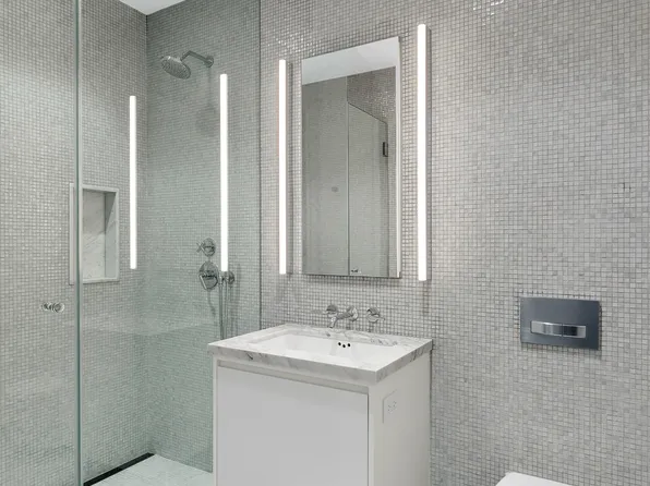 21 East 12th Street image 13 of 16