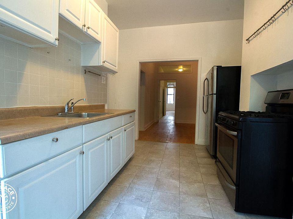 1st image of 220 Suydam St APT 1l