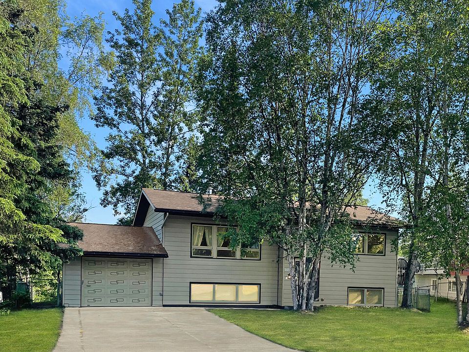 1st image of 7944 Parkway Dr