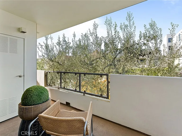 118 N Kings Rd #201 — Photo 12