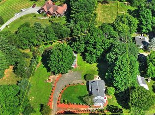 39 Transylvania Rd, Woodbury, CT 06798