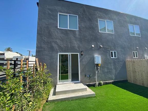 3rd image of 3322 E 6th St