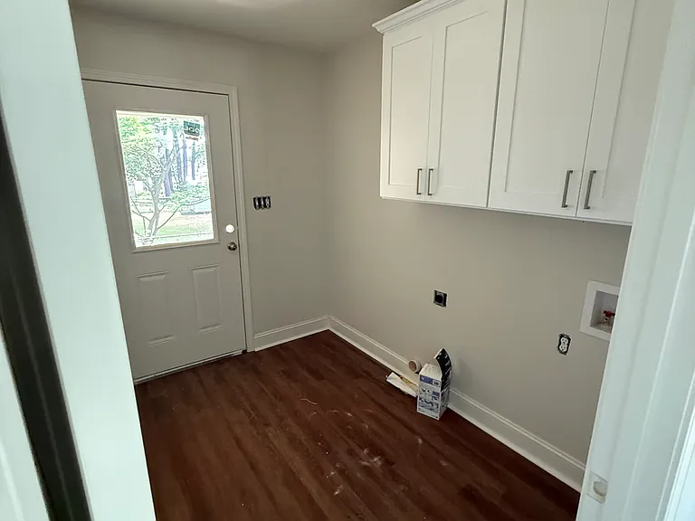 404 S Smith St — Photo 5