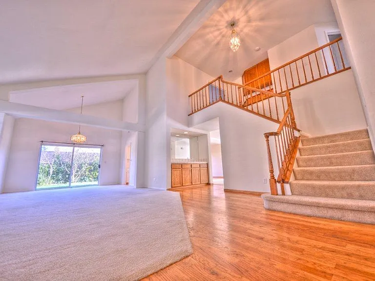 201 Yarborough Ln — Photo 6