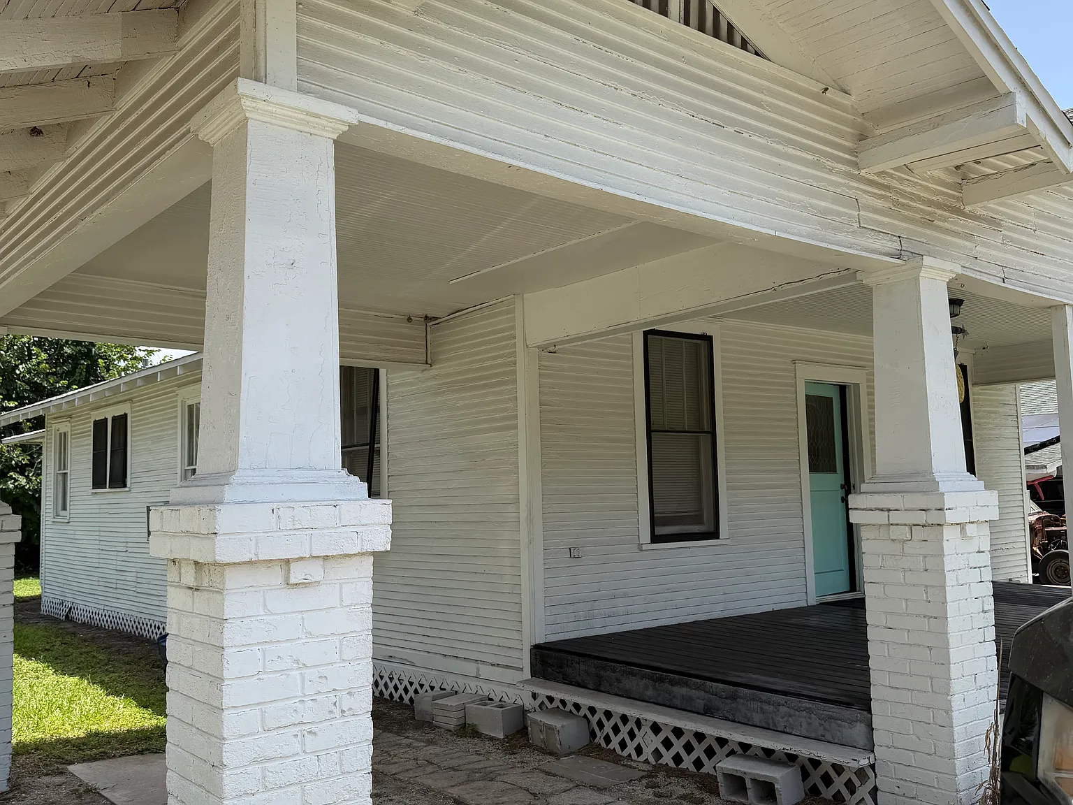 3 bed, 860 sqft, $1,350 — Photo 2