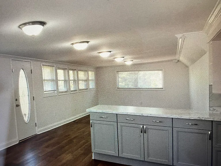 9301 Oakshire Cir — Photo 8
