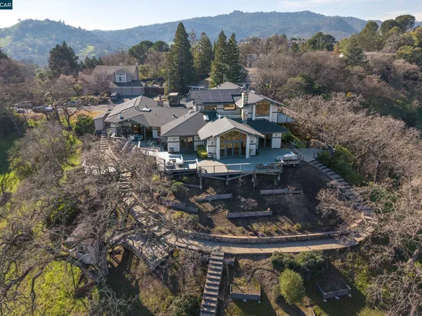 3284 Surmont Dr, Lafayette, CA 94549