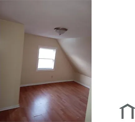 2445 Woodford St — Photo 5