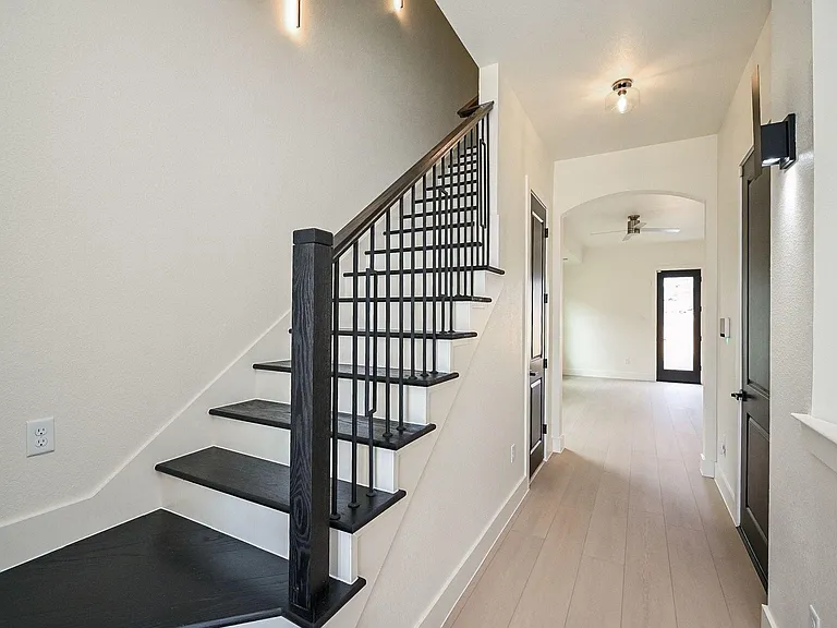 3839 Noah St #B — Photo 3