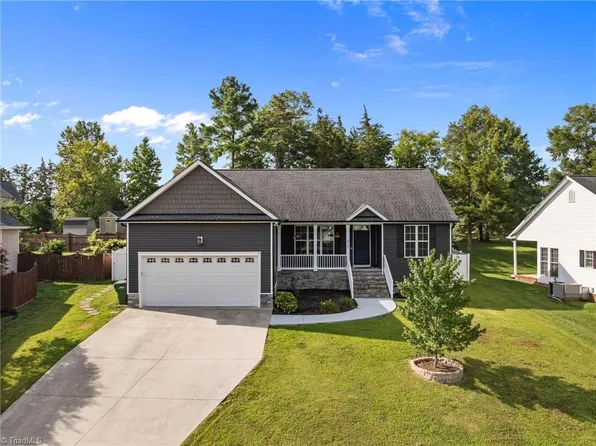 415 Old Farm Rd, Graham, NC 27253