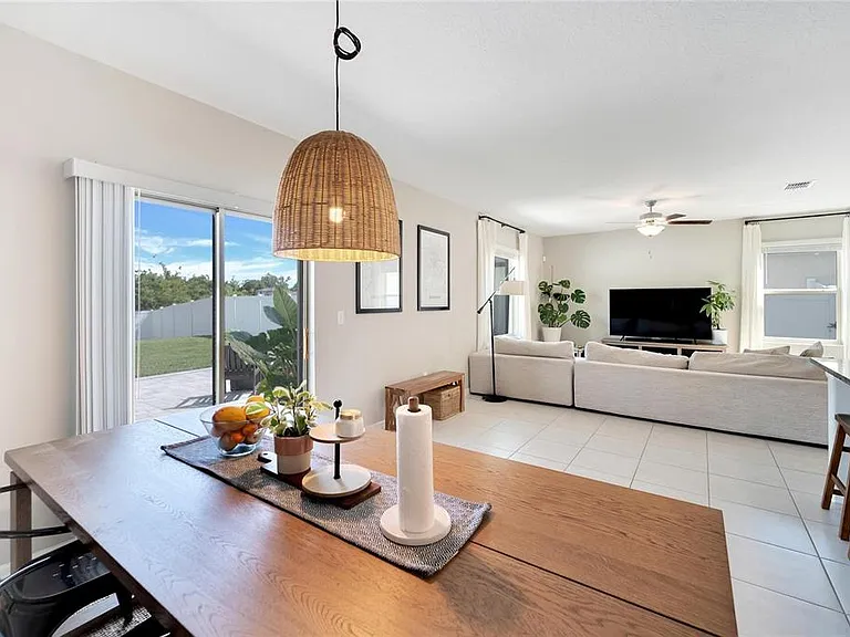 403 Royal Empress Dr — Photo 18