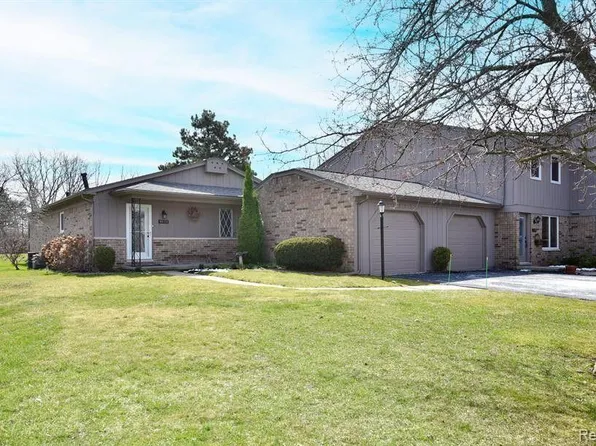 1181 Rolling Acres Dr, Bloomfield Township, MI 48302