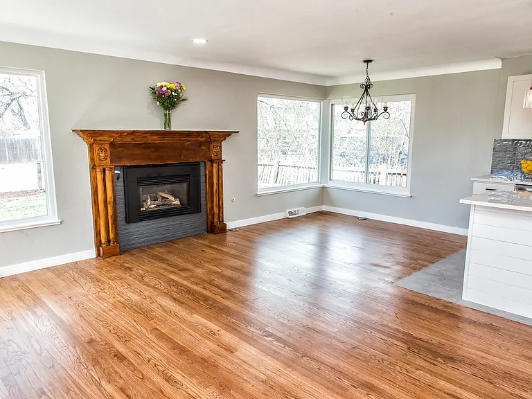 2620 S Holly St — Photo 57