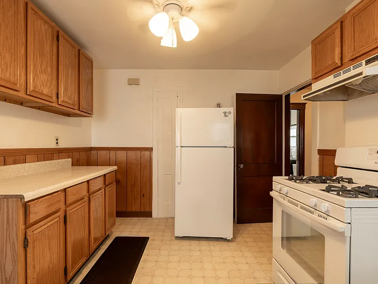 202 Washington St #1 — Photo 13