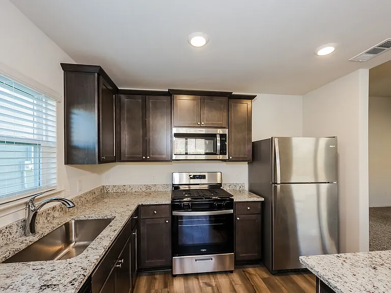 1313 Redpine Dr — Photo 8